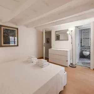 Santa Croce Palace By Mmega Apartment