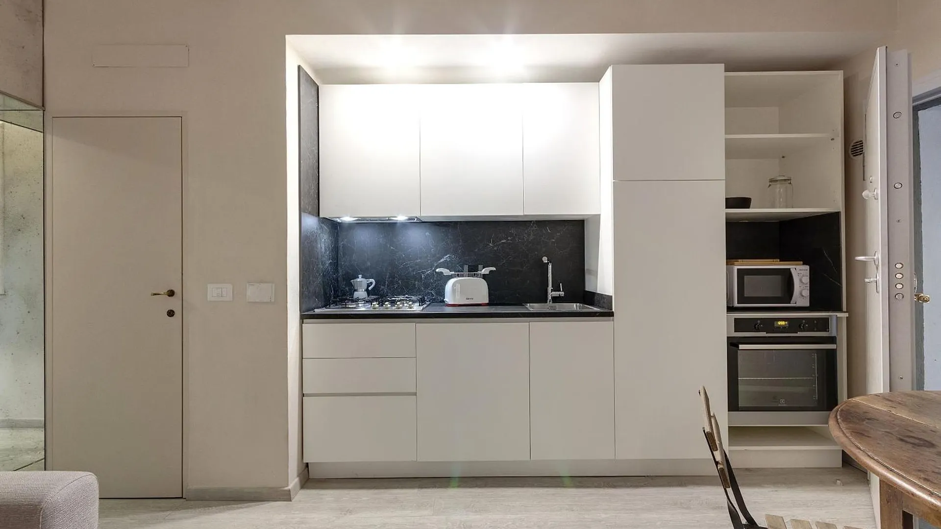 Charlie'S Apartments By Mamo Florencia 0*,