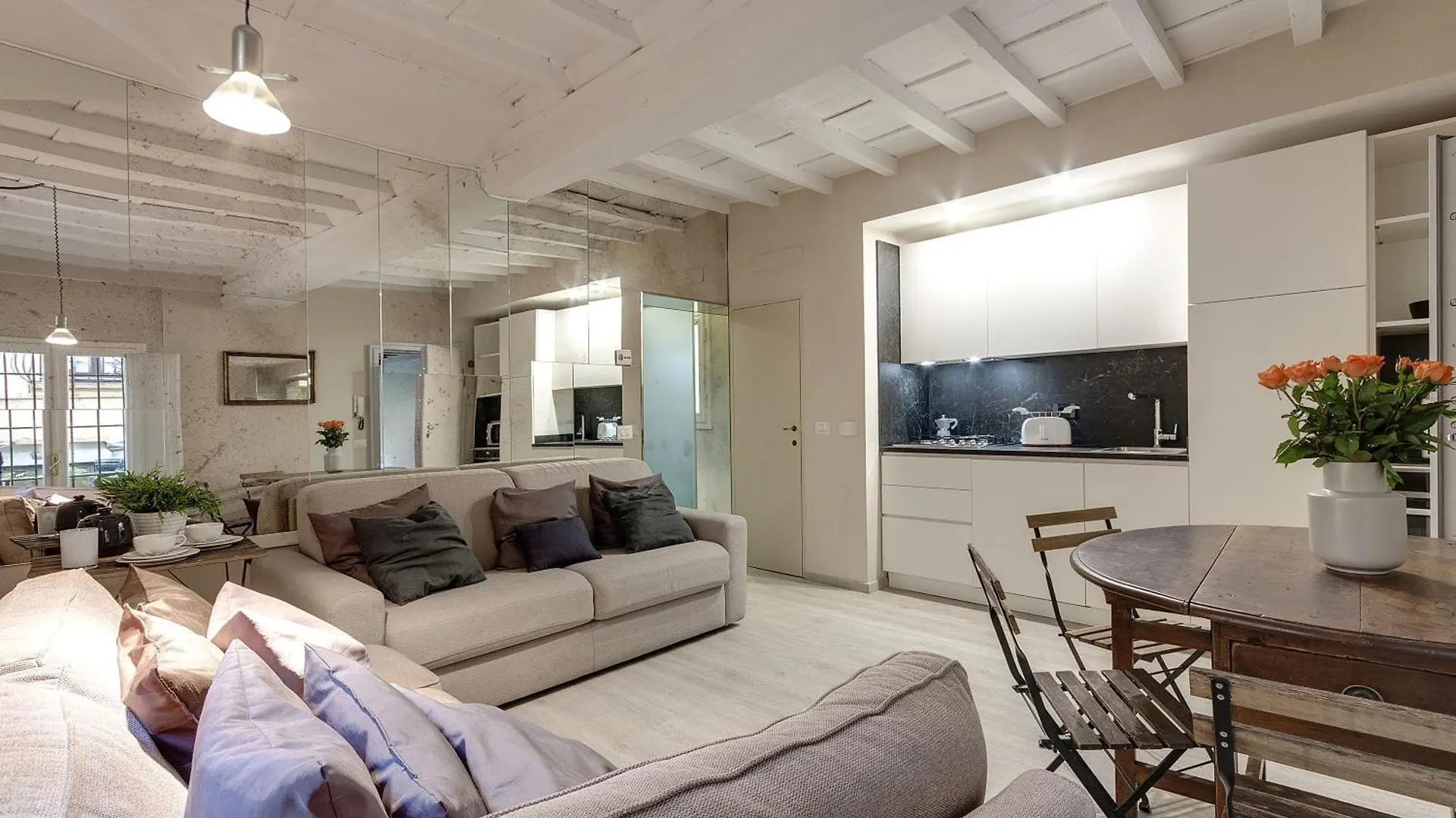 Charlie'S Apartments By Mamo Florence Italy