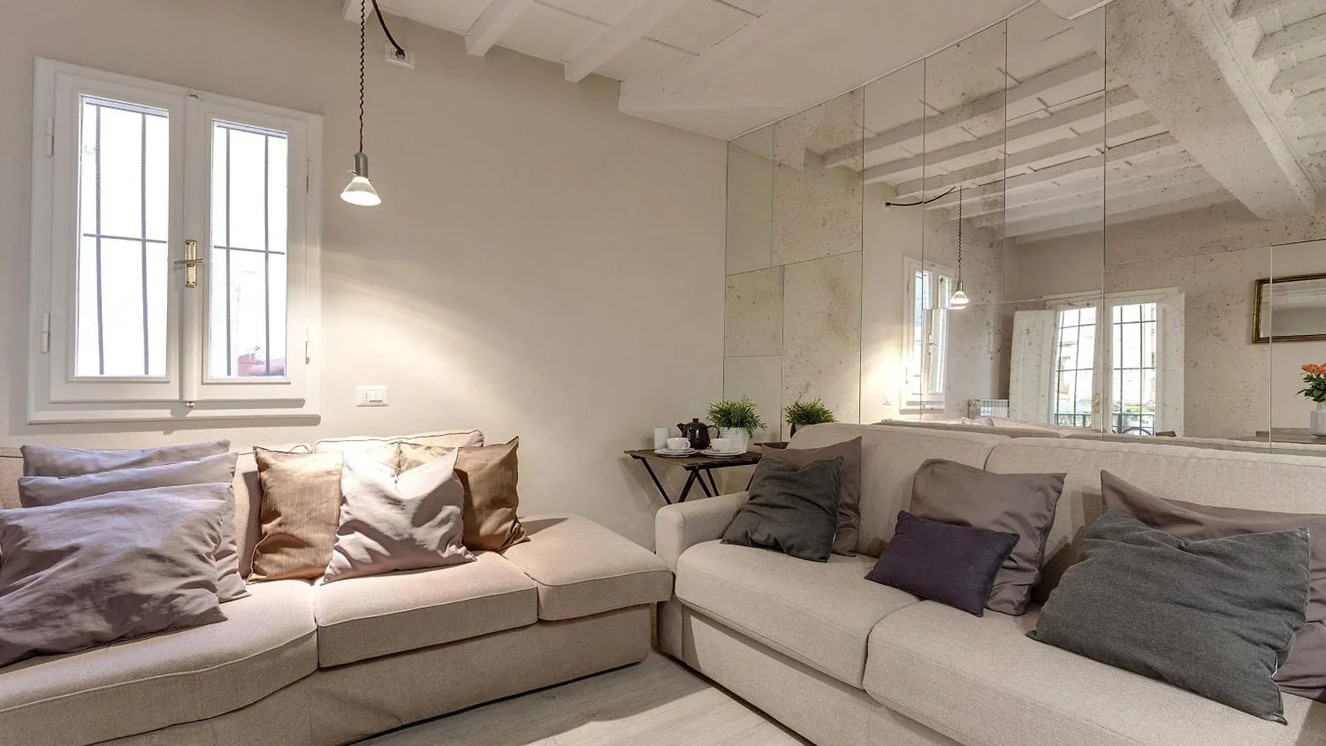 Charlie'S Apartments By Mamo Florence