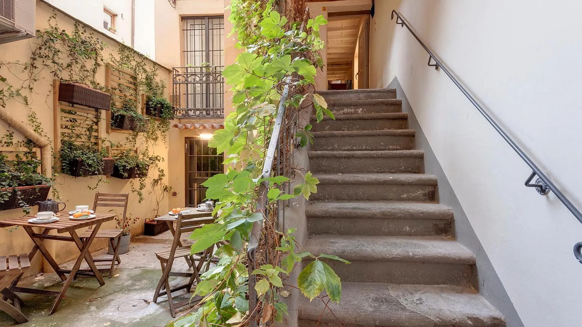 Charlie'S Apartments By Mamo Florencia Italia