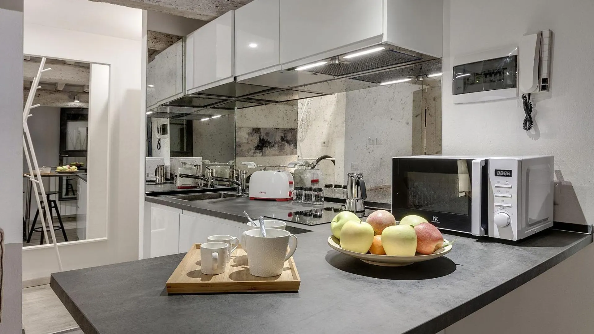 Charlie'S Apartments By Mamo Florencia